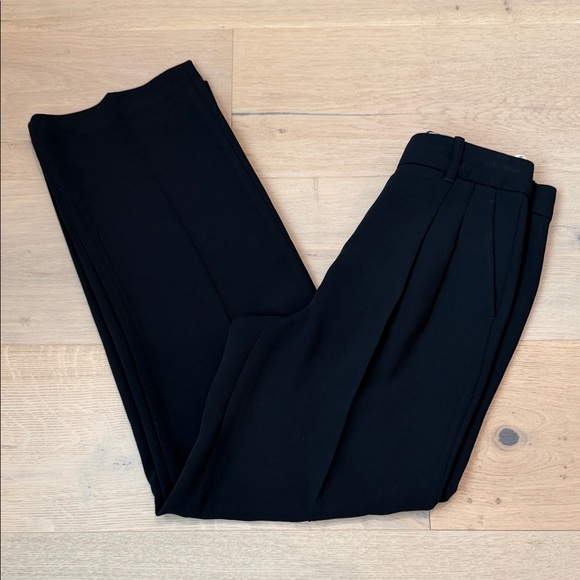 Aritzia Pants - Aritzia Effortless Pants